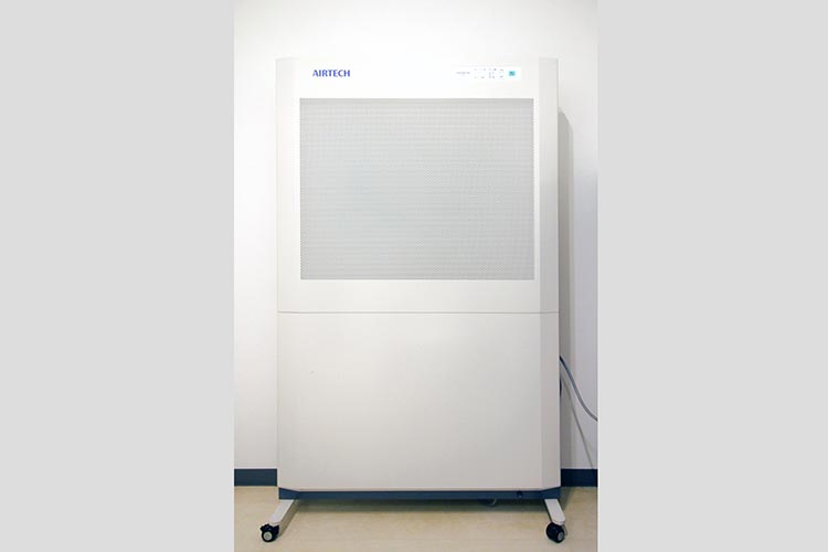 抗菌クリーンパーティション　※抗菌塗装、HEPAフィルター搭載